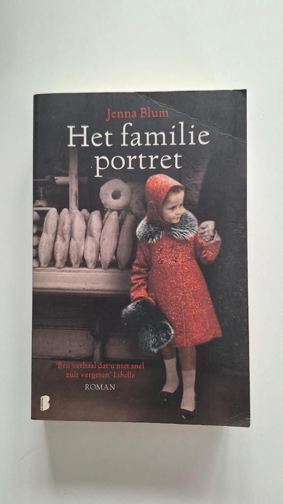 Het familieportret - Jenna Blum, Verzamelen, Militaria | Tweede Wereldoorlog, Ophalen of Verzenden