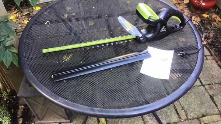 Intratuin YT5335 elektrische heggenschaar, Tuin en Terras, Heggenscharen, Zo goed als nieuw, Elektrisch, Ophalen of Verzenden