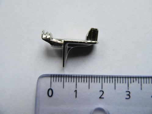 Metalen planksteunen / plankdragers o.a. voor kledingkasten, Huis en Inrichting, Woonaccessoires | Wandplanken en Boekenplanken