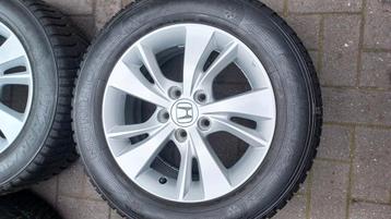 Winterbanden honda hrv 215 60 16 5x114.3 velgen  kumho  beschikbaar voor biedingen