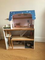 Houten poppenhuis met meubeltjes, Ophalen, Gebruikt, Poppenhuis