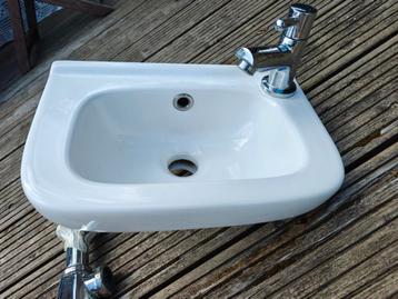 Fontijn WC toilet wit wasbakje beschikbaar voor biedingen