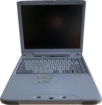 Vintage laptop: Toshiba SP4600 uit 1999.
