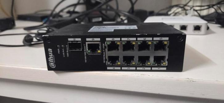 2x Dahua 8-Poort PoE Switch - Ideaal voor Camera's!, Computers en Software, Netwerk switches, Gebruikt, Ophalen of Verzenden