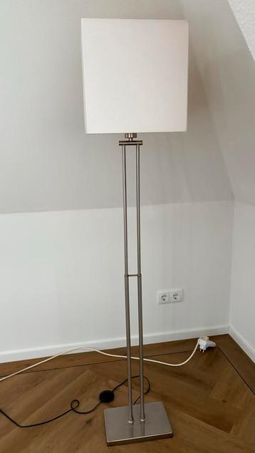 2 Schemerlampen: Tafelmodel & Staande Lamp beschikbaar voor biedingen