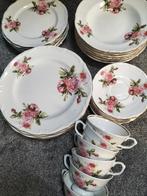 Servies met bloemen patroon 24-delig, Antiek en Kunst, Antiek | Servies compleet, Ophalen
