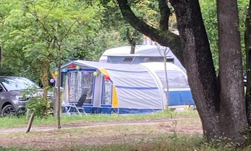 Kip Kompakt MK37, Caravans en Kamperen, Caravans, Particulier, tot en met 3, 500 - 750 kg, Standaardzit, Kip, Omvormbare zithoek