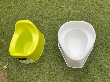 2 Plaspotjes - Wit & Groen beschikbaar voor biedingen