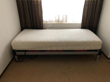 Ledikant 1-persoons met elektrische lattenbodem beschikbaar voor biedingen