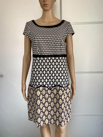 H372 Steps maat 40=M jurk jurkje zwart/wit/goud/beige beschikbaar voor biedingen