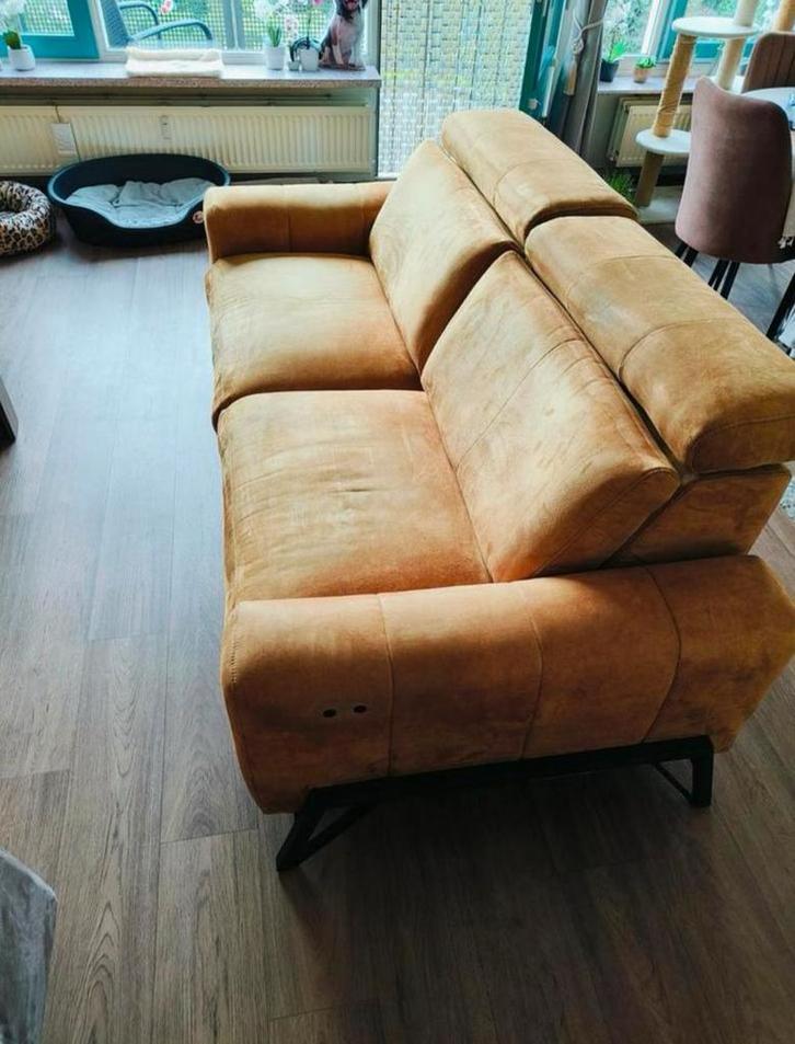 (VERKOCHT) Electrisch verstelbare bank / zeer goede staat, Huis en Inrichting, Banken | Sofa's en Chaises Longues, Zo goed als nieuw