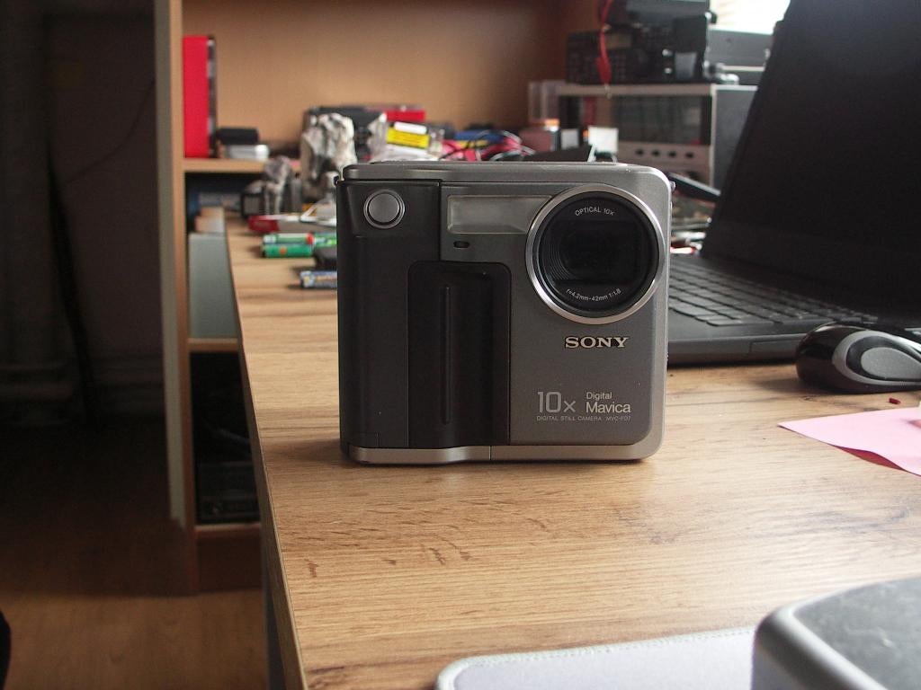 sony video, Audio, Tv en Foto, Fotocamera's Digitaal, Zo goed als nieuw, Compact, Sony, 4 t/m 7 keer, Ophalen of Verzenden