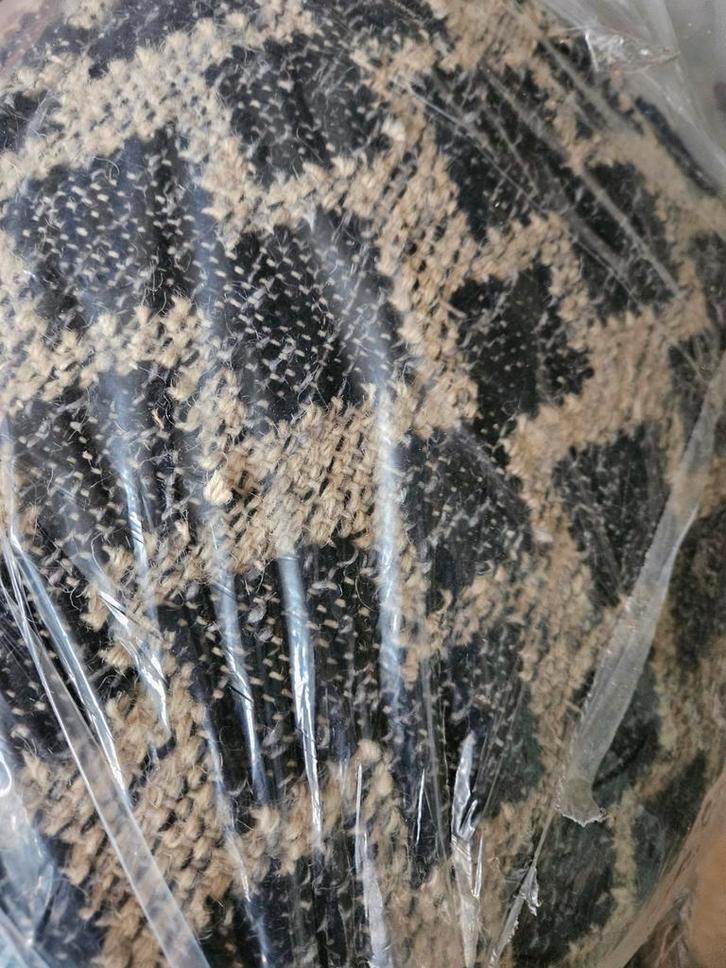 stoere XXL poef met grafisch patroon - nw in verpakking, Huis en Inrichting, Banken | Voetenbanken en Poefen, Nieuw, 50 tot 75 cm