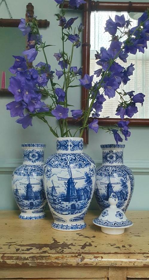 Vintage/ antiek/ brocante kaststel Delfts bleau, Huis en Inrichting, Woonaccessoires | Vazen, Zo goed als nieuw, Blauw, Minder dan 50 cm