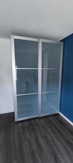 Kledingkast, glas deuren, veel planken, leveren en monteren, Huis en Inrichting, Kasten | Kledingkasten, Gebruikt, 100 tot 150 cm