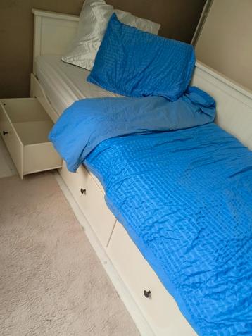 Ikea Hemnes bed met 3 opberglades beschikbaar voor biedingen