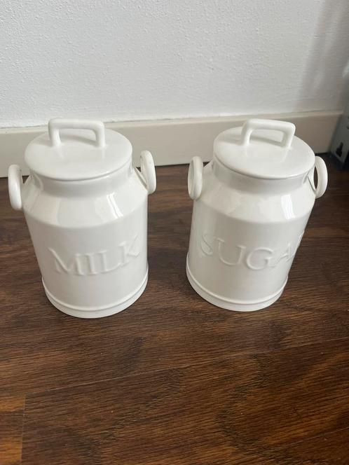 Leuk setje melk en suiker van het merk Riviera Maison, Huis en Inrichting, Keuken | Servies, Nieuw, Overige typen, Overige stijlen