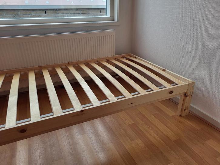 Ikea Neiden bedframe 90x200 + Luroy lattenbodem, Huis en Inrichting, Slaapkamer | Bedden, Gebruikt, Eenpersoons, 90 cm, 200 cm