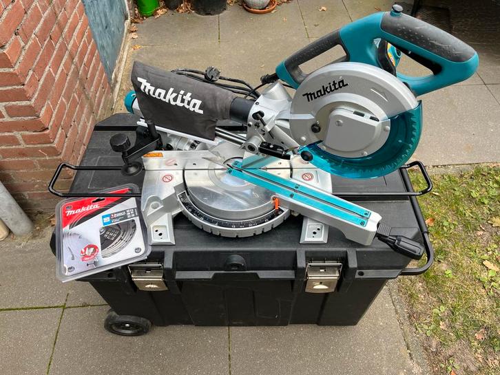 Makita afkortzaag radiaalzaag LS0815FL in Stanley opbergbox, Doe-het-zelf en Verbouw, Gereedschap | Zaagmachines, Zo goed als nieuw