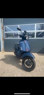 Vespa Sprint 2017, Fietsen en Brommers, Scooters | Vespa, Ophalen, Gebruikt, Maximaal 45 km/u, Benzine