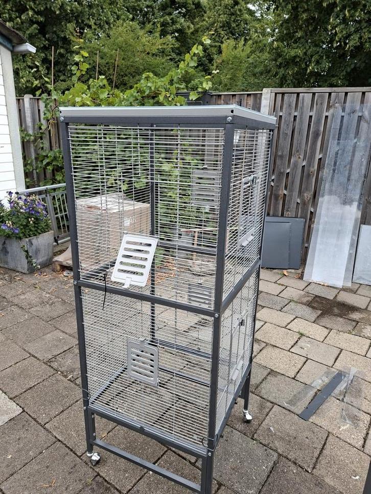 Volière Montana villa casa 60, Dieren en Toebehoren, Vogels | Hokken en Kooien, Volière, Metaal, Ophalen of Verzenden