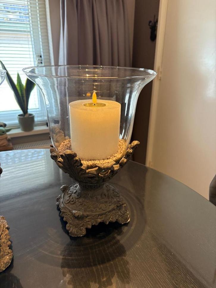 2 Windlichten met Kaars en grote led waxine, Huis en Inrichting, Woonaccessoires | Kandelaars en Kaarsen, Nieuw, Kandelaar, 25 tot 50 cm