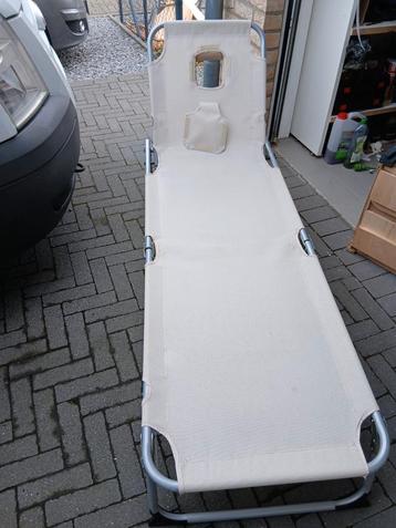 Ligbed met gezichtsopening - buikligging mogelijk beschikbaar voor biedingen
