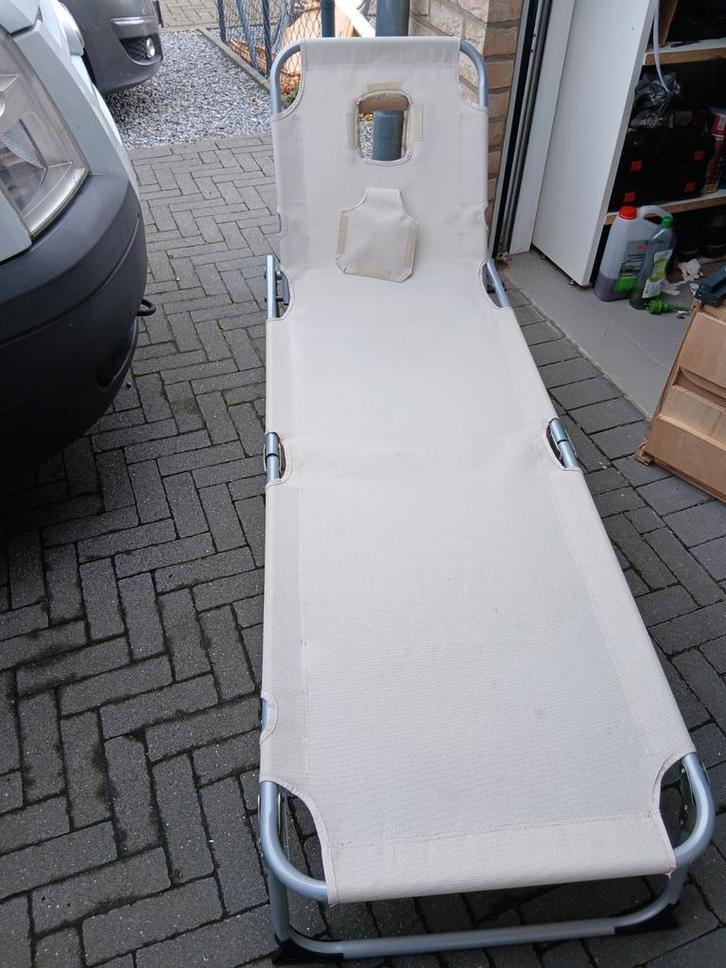 Ligbed met gezichtsopening  maakt buikligging aangenamer, Tuin en Terras, Ligbedden, Gebruikt, Metaal, Inklapbaar, Verstelbaar