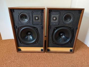 IMF Super Compact Gereviseerde Speakers beschikbaar voor biedingen