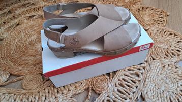 Echt leren Rieker sandalen maat 40 super soft beschikbaar voor biedingen
