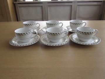 Royal Orchid stoneware 12 kop D9cm H6,5cm schotels D15,5cm beschikbaar voor biedingen