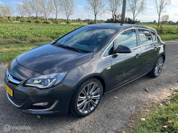 Opel Astra 1.4 Turbo Sport (140pk) Leder/Xenon/Navi/Camera beschikbaar voor biedingen