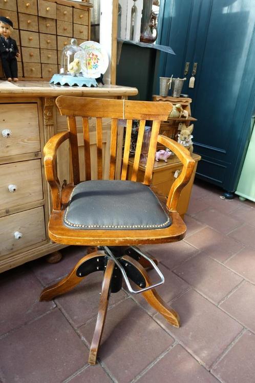 Kappers stoel/bureau stoel, Antiek en Kunst, Antiek | Meubels | Stoelen en Banken, Ophalen