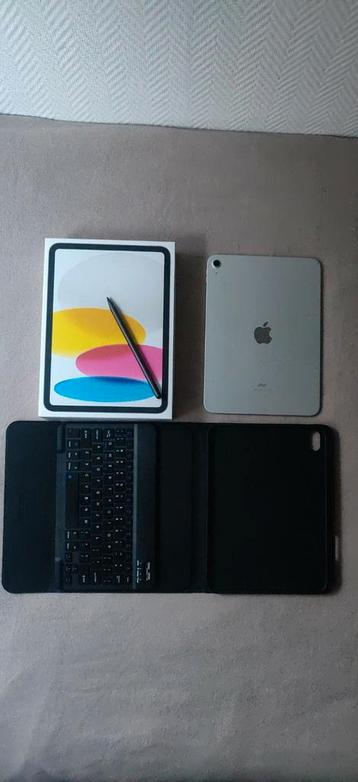 Apple iPad (10th Gen) 64 GB Wi-Fi als nieuw + toetsenbord. beschikbaar voor biedingen