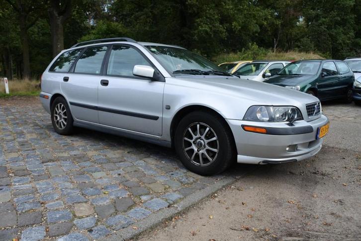 Volvo V40 1.8 Europa div. exstra,s w.o. trekhaak apk 18-12-2, Auto's, Volvo, Te koop, V40, ABS, Airbags, Airconditioning, Boordcomputer