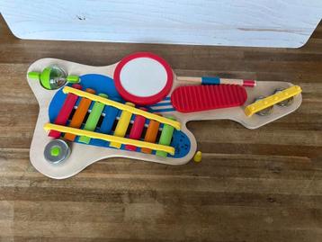 Playtive houten speelgoedgitaar beschikbaar voor biedingen