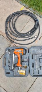 Tacker van het merk Spero, Ophalen