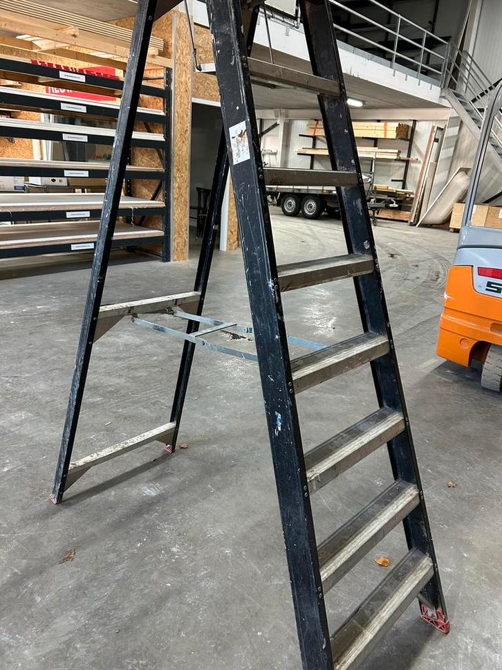 Gebruikte Trap 7 treden, Doe-het-zelf en Verbouw, Ladders en Trappen, Gebruikt, Trap, 2 tot 4 meter, Opvouwbaar of Inschuifbaar