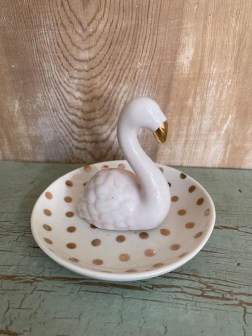 Schaaltje met zwaan. Wit met gouden details., Huis en Inrichting, Woonaccessoires | Overige, Zo goed als nieuw, Ophalen