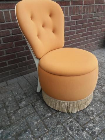 boudoir  stoeltje vintage  beschikbaar voor biedingen