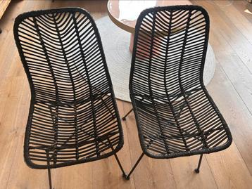 Twee zwarte rotan stoelen Bloomingville beschikbaar voor biedingen
