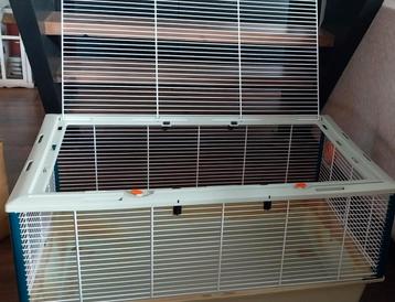 hamster kooi (inclusief speeltjes) beschikbaar voor biedingen