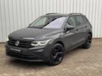 Volkswagen Tiguan 1.5 TSI 150 PK DSG / Digital / Matrix / el, Stof, Zwart, 4 cilinders, 150 pk