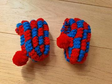 Carnavals baby sokjes beschikbaar voor biedingen