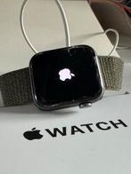 iWatch SE 44mm Spacegrey + Accessoires, Ophalen of Verzenden, Gebruikt, IOS, Apple Watch ⌚️