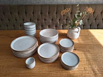 Compleet servies Dille & Kamille beschikbaar voor biedingen