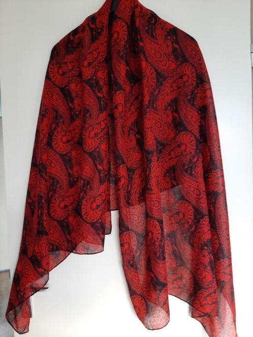 Prachtige mooie Dames Lentesjaal. Maat L. 182cm - 90cm., Kleding | Dames, Mutsen, Sjaals en Handschoenen, Zo goed als nieuw, Sjaal