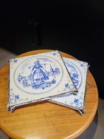 2 vintage tegel onderzetters. Boer en Boerin., Ophalen of Verzenden