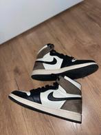 Nike Air Jordan 1 High Mocha - Maat 43, Kleding | Heren, Schoenen, Ophalen of Verzenden, Zo goed als nieuw, Bruin, Sneakers of Gympen