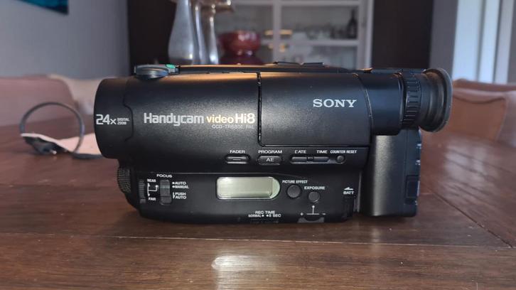 Sony Handycam Video Hi8 CCD-TR 680E PAL + accessoires, Audio, Tv en Foto, Videocamera's Analoog, Camera, Hi 8, Ophalen of Verzenden